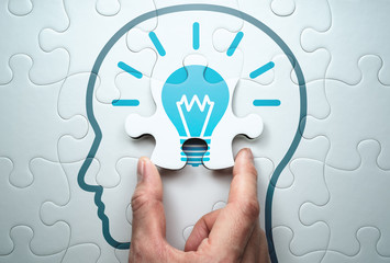 你爱的不是我,你心里还藏着谁,你爱的不是我,是否是我错了,是什么歌里的？