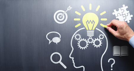 你爱的不是我,你心里还藏着谁,你爱的不是我,是否是我错了,是什么歌里的？