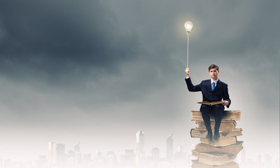 你爱的不是我,你心里还藏着谁,你爱的不是我,是否是我错了,是什么歌里的？