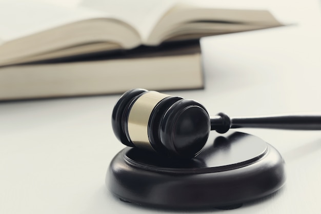 100句英语句子（谚语和名言一共一百句）<带中文翻译>