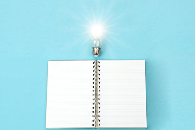 100句英语句子（谚语和名言一共一百句）<带中文翻译>